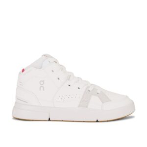 The Roger Clubhouse Mid Sneaker On - White & Sand